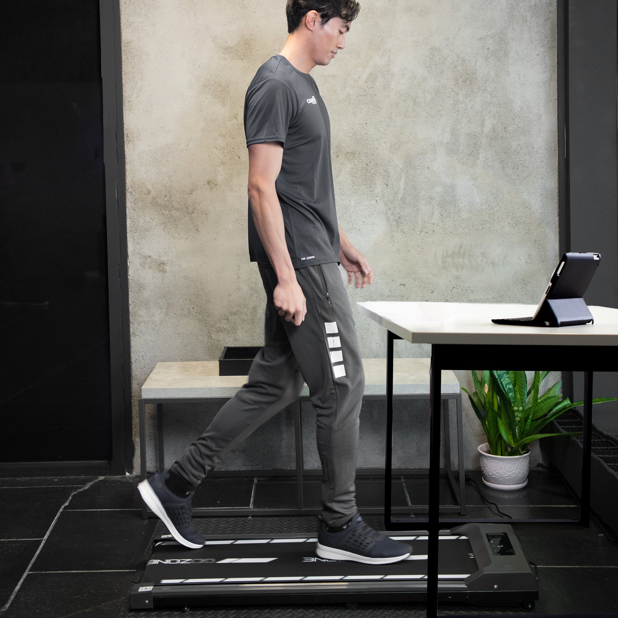 Gozone Treadmill Walking Treadmill for Standing Desks – Black/Grey – GoZone – GoZone Canada
